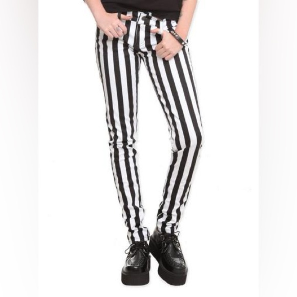 NWT Hot Topic Black and White Striped Skinny Pants